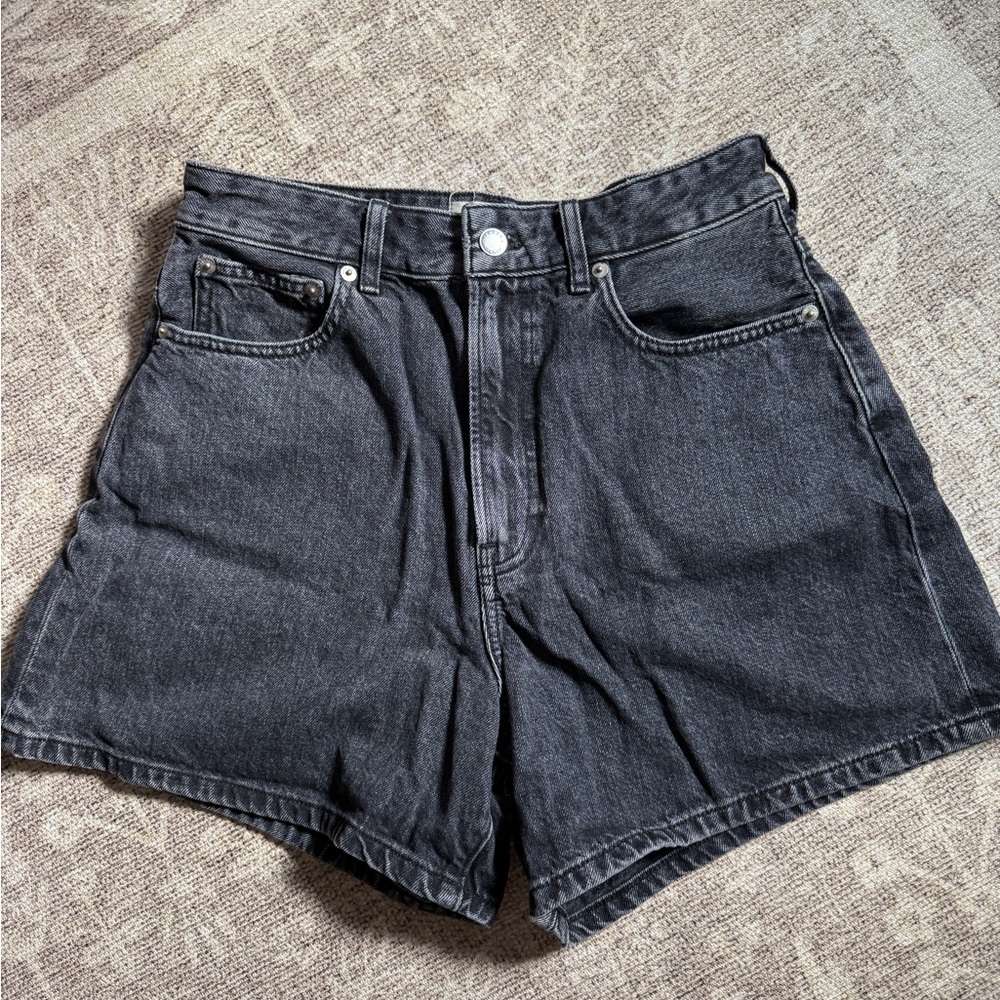 Everlane A-line Organic Cotton Denim Short in Black Wash/ Size 28 waist